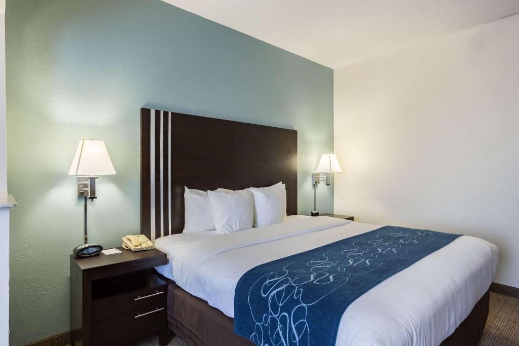 Popular attractions Area Nearby Property